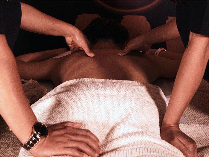 four_hands_massage_therapy_spa_dubai_violet