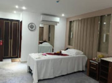 Allure Spa Premium 🌸 Indulge in the ultimate relaxation experience at Allure Spa Premium, your haven of peace and rejuvenation in the heart of Gulshan Avenue.